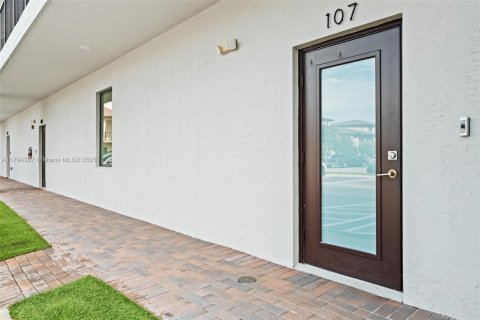 Condo in Doral, Florida, 3 bedrooms № 1959220 - photo 5