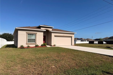 Villa ou maison à vendre à Poinciana, Floride: 4 chambres, 144.28 m2 № 2329768 - photo 2