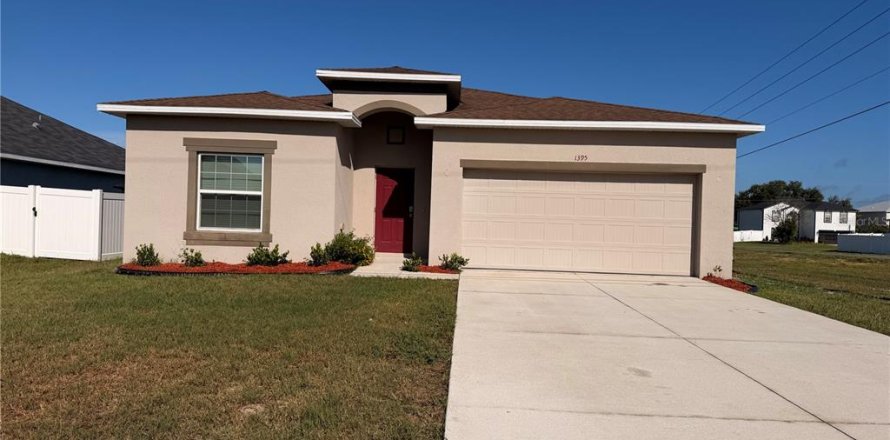 Villa ou maison à Poinciana, Floride 4 chambres, 144.28 m2 № 2329768
