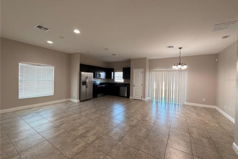 Villa ou maison à vendre à Poinciana, Floride: 4 chambres, 144.28 m2 № 2329768 - photo 4