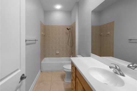 Condominio en venta en Howey-in-the-Hills, Florida, 4 dormitorios, 237.74 m2 № 1736910 - foto 17