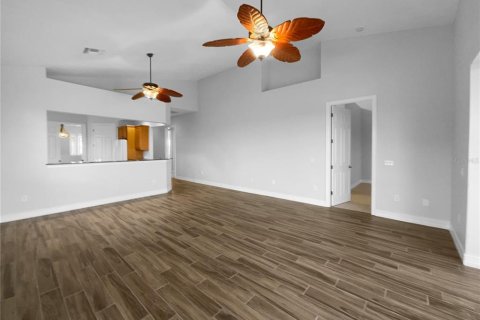 Condominio en venta en Howey-in-the-Hills, Florida, 4 dormitorios, 237.74 m2 № 1736910 - foto 3
