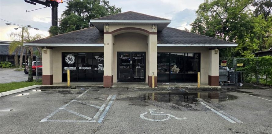 Commercial property in Orlando, Florida 126.35 sq.m. № 2203584