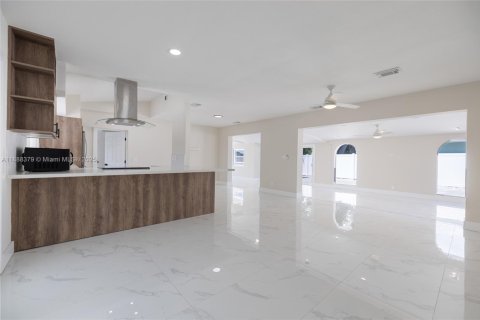 Villa ou maison à louer à Deerfield Beach, Floride: 3 chambres, 162.02 m2 № 1938664 - photo 14