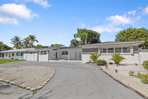 Villa ou maison à louer à Deerfield Beach, Floride: 3 chambres, 162.02 m2 № 1938664 - photo 1