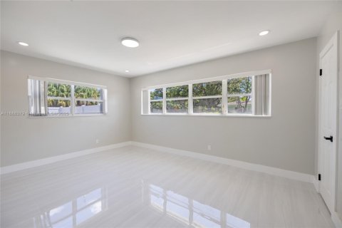 Villa ou maison à louer à Deerfield Beach, Floride: 3 chambres, 162.02 m2 № 1938664 - photo 8