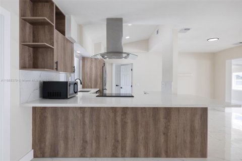 Villa ou maison à louer à Deerfield Beach, Floride: 3 chambres, 162.02 m2 № 1938664 - photo 15