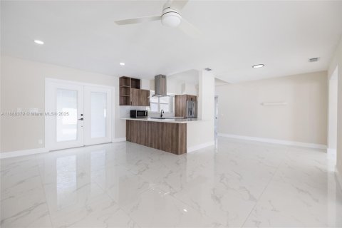 Villa ou maison à louer à Deerfield Beach, Floride: 3 chambres, 162.02 m2 № 1938664 - photo 19