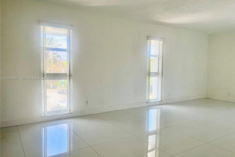 Снять в аренду кондоминиум в Плантация, Флорида 1 спальня, 61.78м2, № 2066704 - фото 2