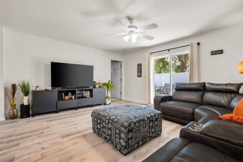 House in Wesley Chapel, Florida 3 bedrooms, 179.67 sq.m. № 2227696 - photo 17