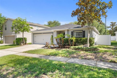 House in Wesley Chapel, Florida 3 bedrooms, 179.67 sq.m. № 2227696 - photo 3