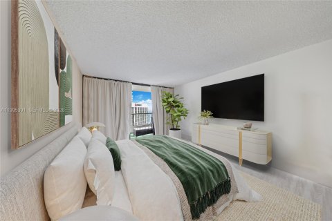 Condo in Miami, Florida, 1 bedroom  № 2059615 - photo 8
