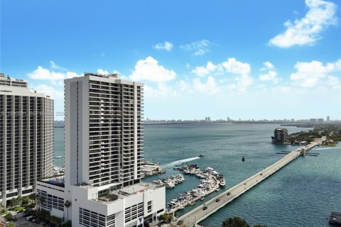Condo in Miami, Florida, 1 bedroom  № 2059615 - photo 19