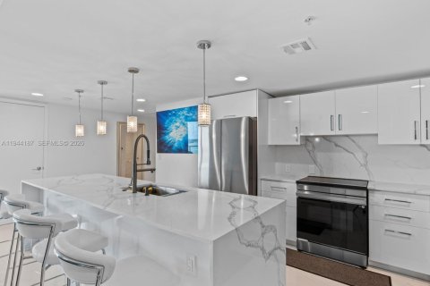 Condominio en venta en Miami, Florida, 2 dormitorios, 140.1 m2 № 2001029 - foto 14