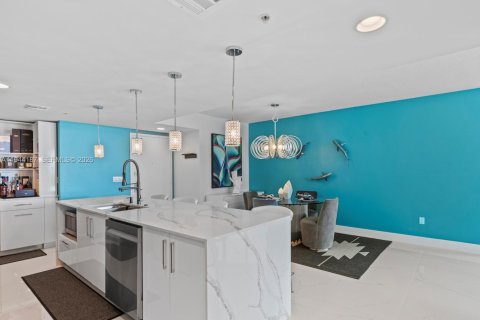 Condominio en venta en Miami, Florida, 2 dormitorios, 140.1 m2 № 2001029 - foto 16