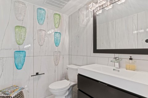 Condominio en venta en Miami, Florida, 2 dormitorios, 140.1 m2 № 2001029 - foto 19