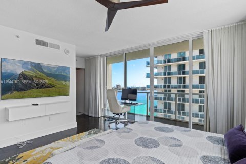 Condominio en venta en Miami, Florida, 2 dormitorios, 140.1 m2 № 2001029 - foto 26