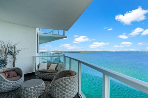 Condominio en venta en Miami, Florida, 2 dormitorios, 140.1 m2 № 2001029 - foto 3