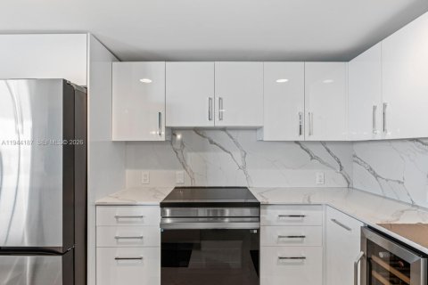 Condominio en venta en Miami, Florida, 2 dormitorios, 140.1 m2 № 2001029 - foto 15