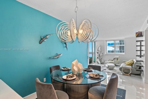 Condominio en venta en Miami, Florida, 2 dormitorios, 140.1 m2 № 2001029 - foto 17