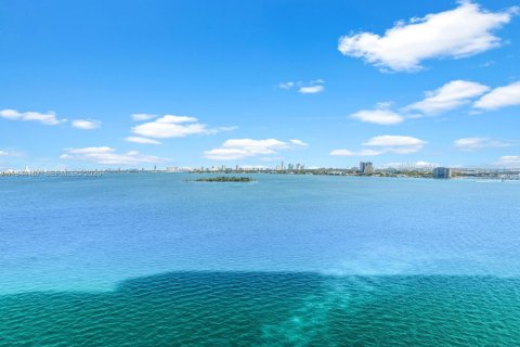 Condominio en venta en Miami, Florida, 2 dormitorios, 140.1 m2 № 2001029 - foto 6