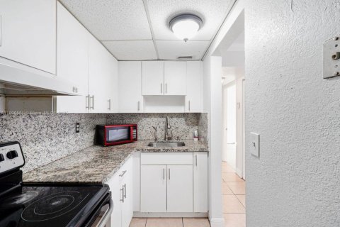 Copropriété à vendre à Hialeah, Floride: 1 chambre, 54.81 m2 № 1948196 - photo 3