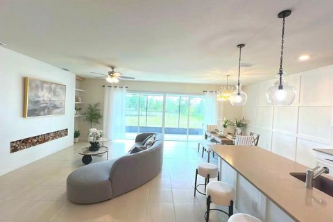 Casa en venta en Clermont, Florida, 4 dormitorios, 269.42 m2 № 2342694 - foto 5