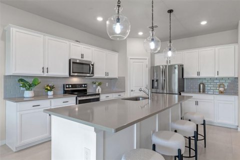 Casa en venta en Clermont, Florida, 4 dormitorios, 269.42 m2 № 2342694 - foto 12