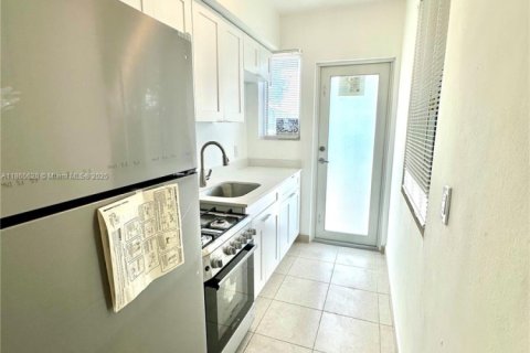 Villa ou maison à louer à Miami Beach, Floride: 1 chambre, 646.6 m2 № 1981944 - photo 5