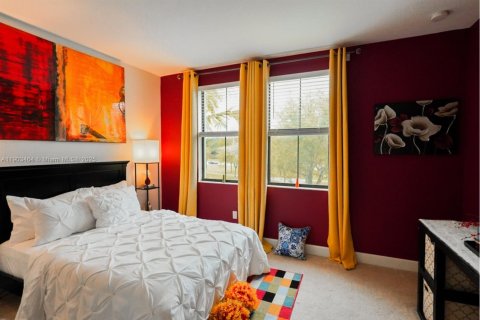 Townhouse in Sunrise, Florida 4 bedrooms, 273.32 sq.m. № 2034180 - photo 20