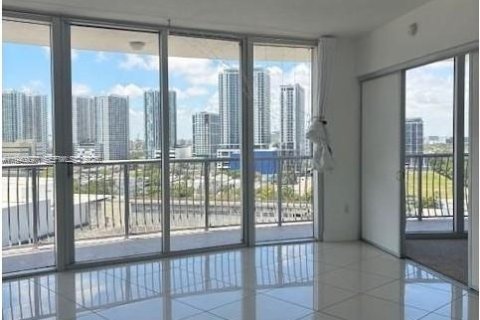 Condominio en Miami, Florida, 2 dormitorios  № 2260879