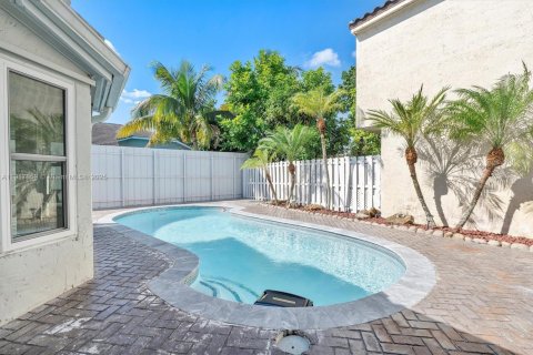 House in Pembroke Pines, Florida 3 bedrooms, 162.21 sq.m. № 1972554 - photo 23