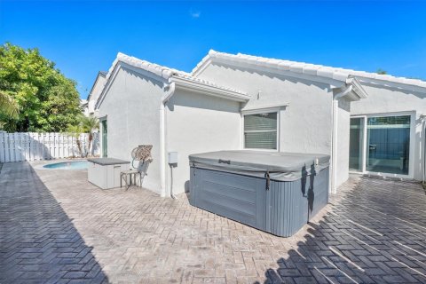 House in Pembroke Pines, Florida 3 bedrooms, 162.21 sq.m. № 1972554 - photo 24