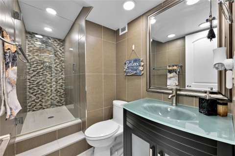 Condo in Hollywood, Florida, 2 bedrooms  № 2053090 - photo 16