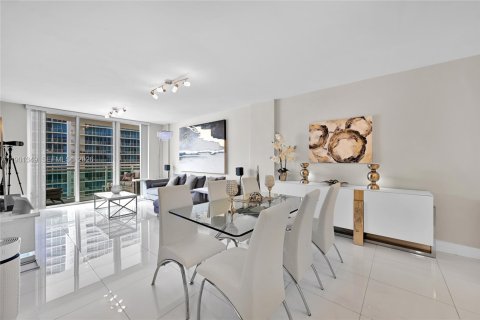 Condo in Hollywood, Florida, 2 bedrooms  № 2053090 - photo 4