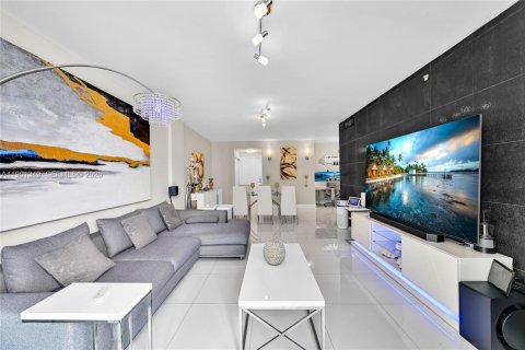 Condo in Hollywood, Florida, 2 bedrooms  № 2053090