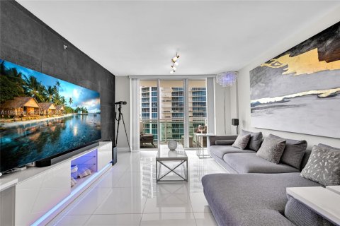 Condo in Hollywood, Florida, 2 bedrooms  № 2053090 - photo 2