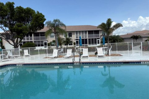Condo in Lake Suzy, Florida, 3 bedrooms  № 1777335 - photo 26