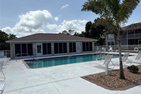 Condo in Lake Suzy, Florida, 3 bedrooms  № 1777335 - photo 24