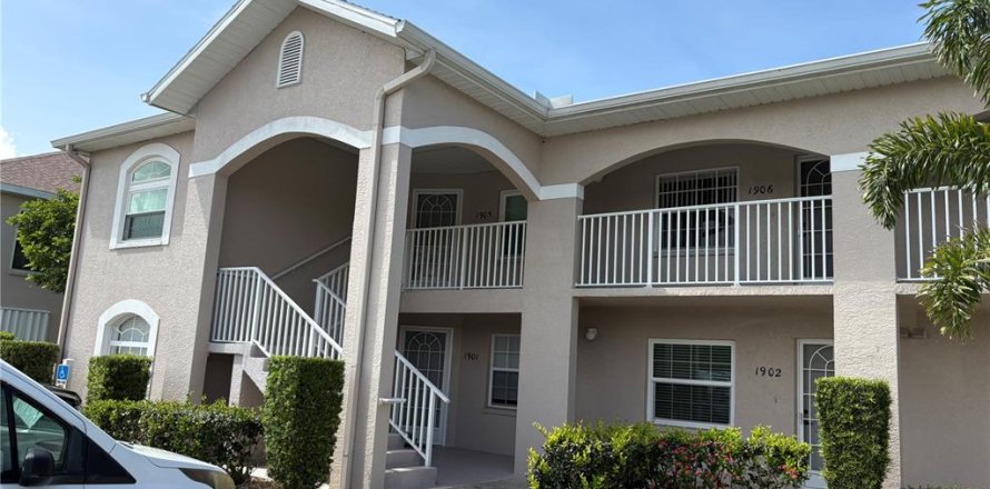 Condominio en Lake Suzy, Florida, 3 dormitorios № 1777335
