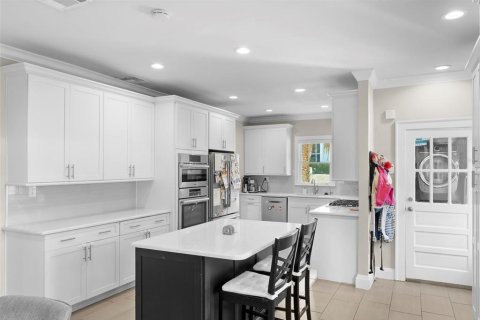 House in Tampa, Florida 4 bedrooms, 278.34 sq.m. № 2150066 - photo 19