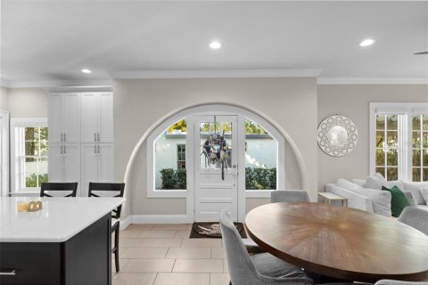 House in Tampa, Florida 4 bedrooms, 278.34 sq.m. № 2150066 - photo 21