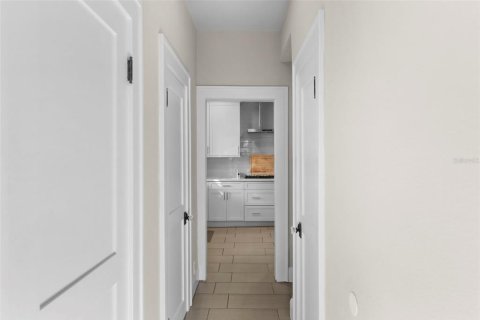 House in Tampa, Florida 4 bedrooms, 278.34 sq.m. № 2150066 - photo 14