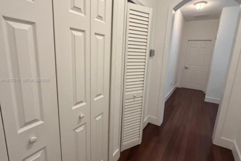 Купить виллу или дом в Дорал, Флорида 1 комната, 202.9м2, № 1934029 - фото 8