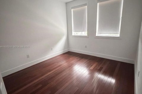 Купить виллу или дом в Дорал, Флорида 1 комната, 202.9м2, № 1934029 - фото 12