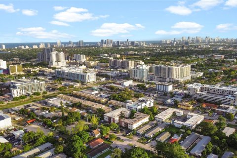 Condo in Hollywood, Florida, 1 bedroom  № 1811161 - photo 29