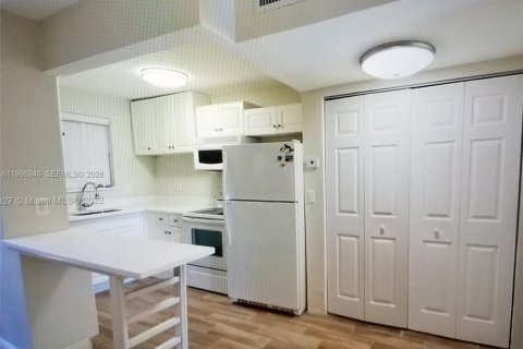 Apartamento en alquiler en North Miami, Florida, 1 dormitorio, 77.57 m2 № 2058562 - foto 5