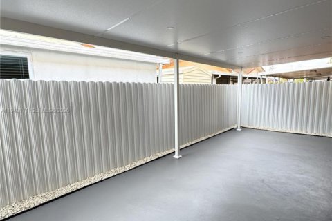 Copropriété à louer à Hialeah, Floride: 2 chambres, 91.97 m2 № 1999538 - photo 12