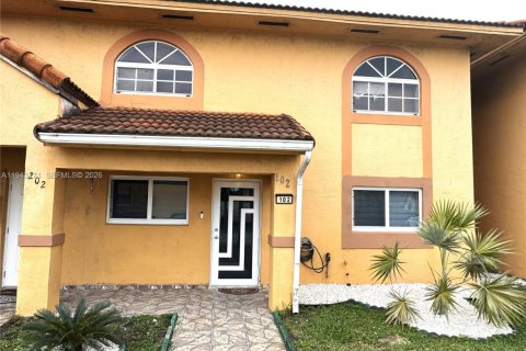 Condo à Hialeah, Floride, 2 chambres  № 1999538