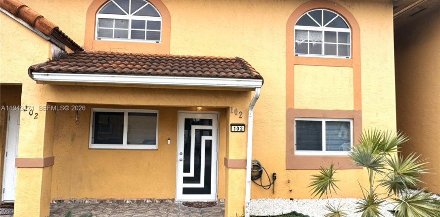 Condo à Hialeah, Floride, 2 chambres  № 1999538